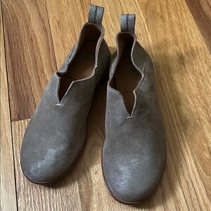 NEW Taupe Grey Suede Flats by Moma size 6